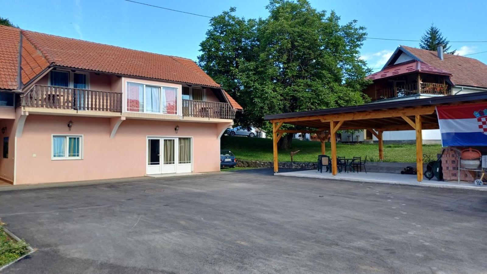 Apartman & Sobe Orhideja Smoljanac Esterno foto