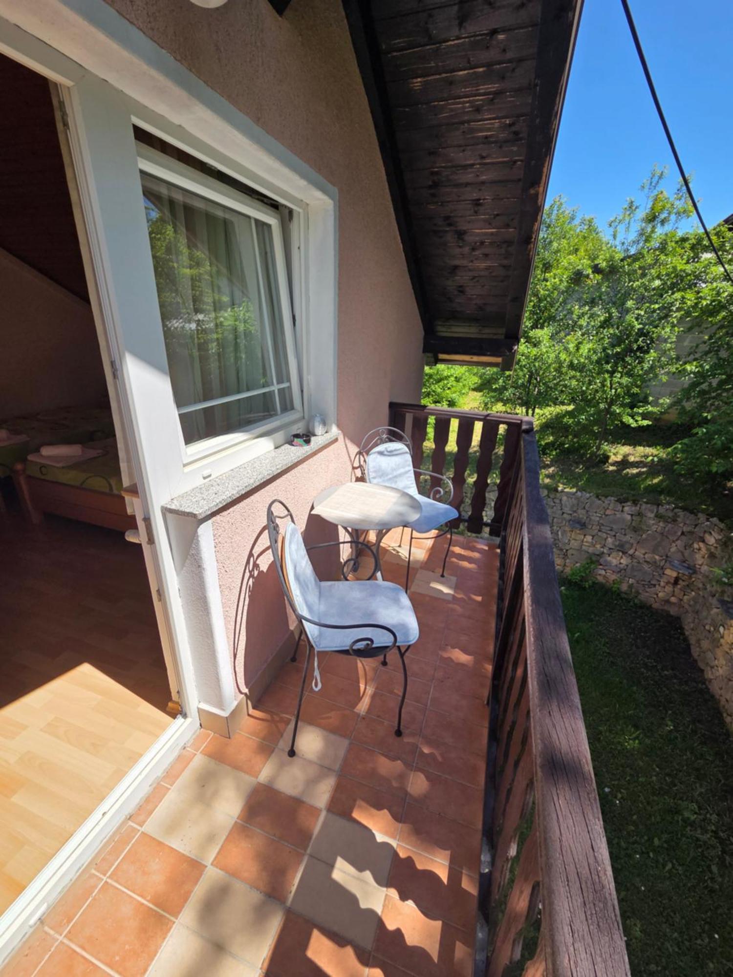Apartman & Sobe Orhideja Smoljanac Esterno foto
