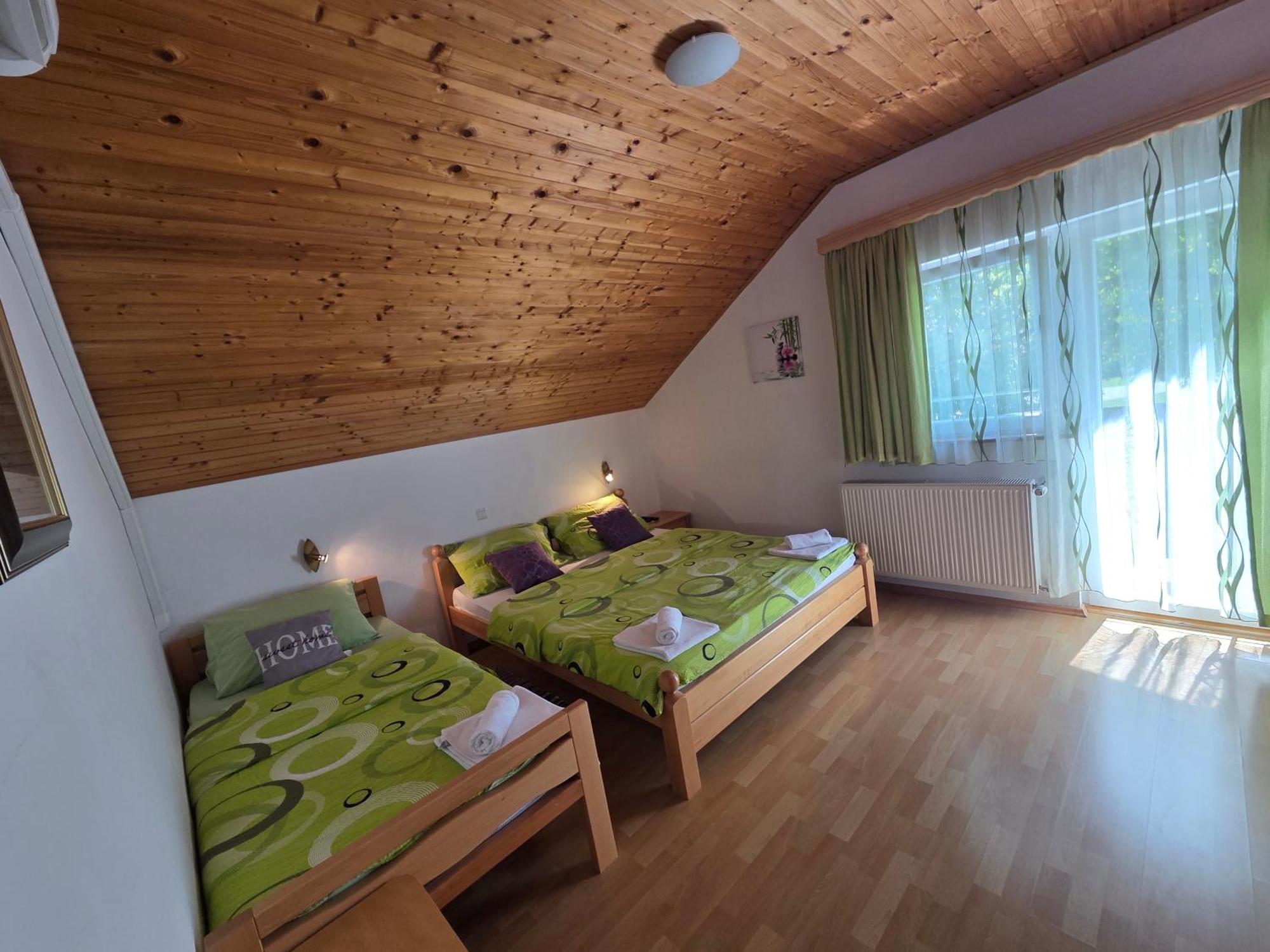 Apartman & Sobe Orhideja Smoljanac Esterno foto