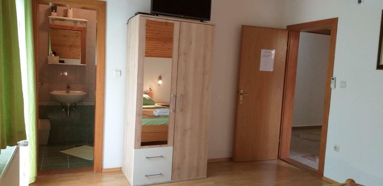 Apartman & Sobe Orhideja Smoljanac Esterno foto