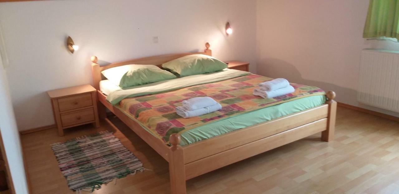 Apartman & Sobe Orhideja Smoljanac Esterno foto