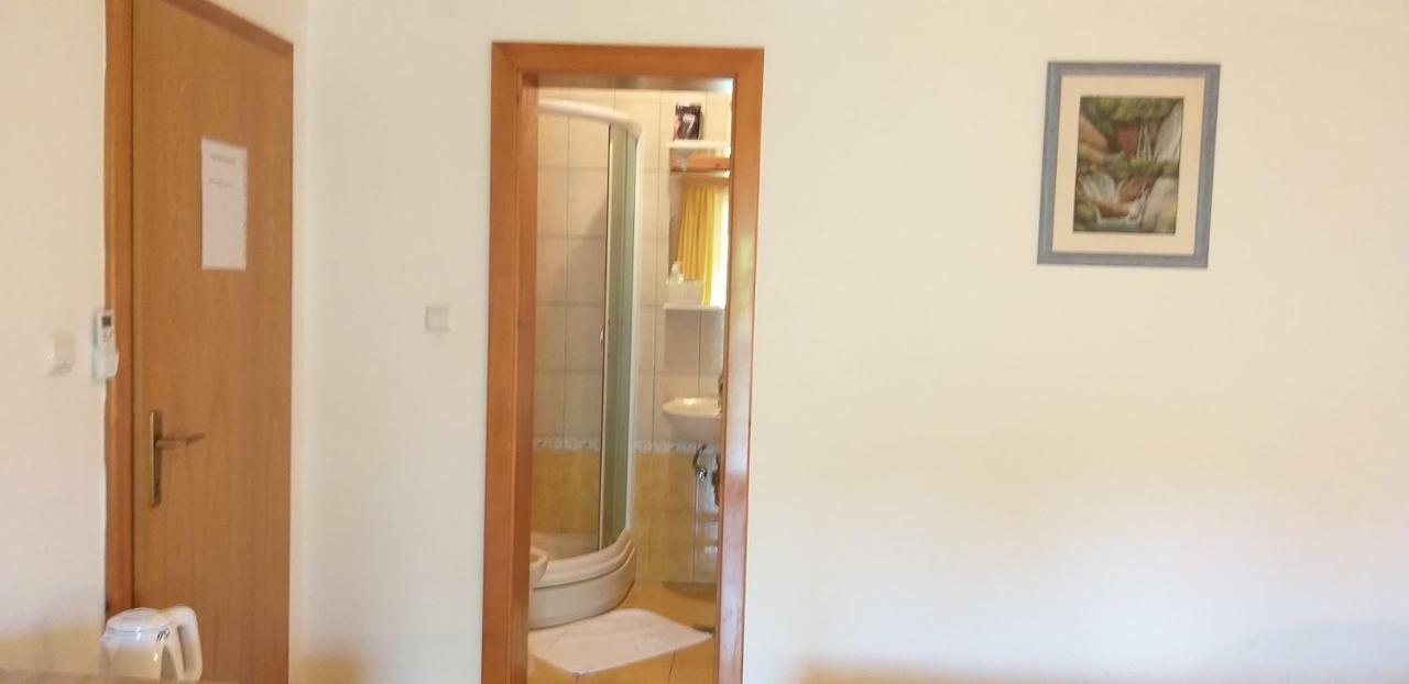 Apartman & Sobe Orhideja Smoljanac Esterno foto